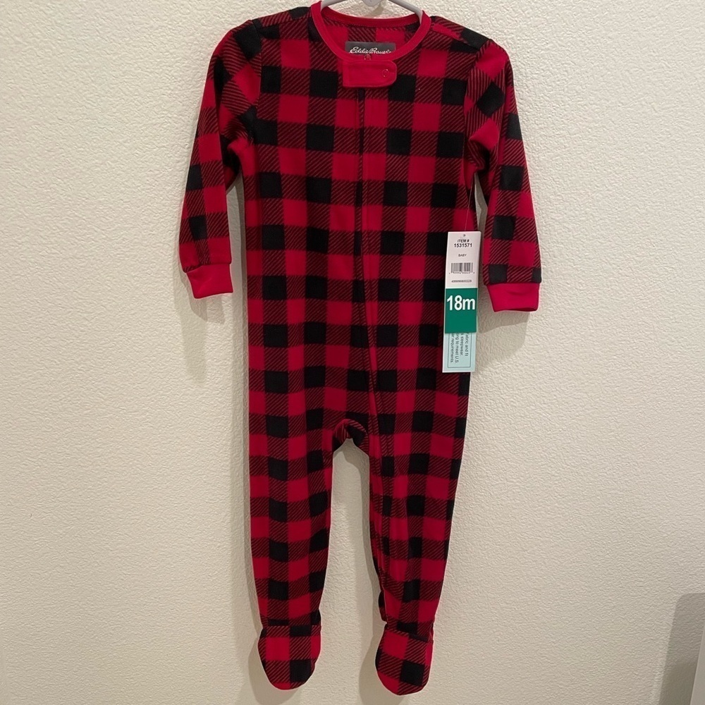 NWT Eddie bower onesie FOR BABY BOY OR GIRL SIZE 18 months​​ Buffalo Pla…​​​​​​